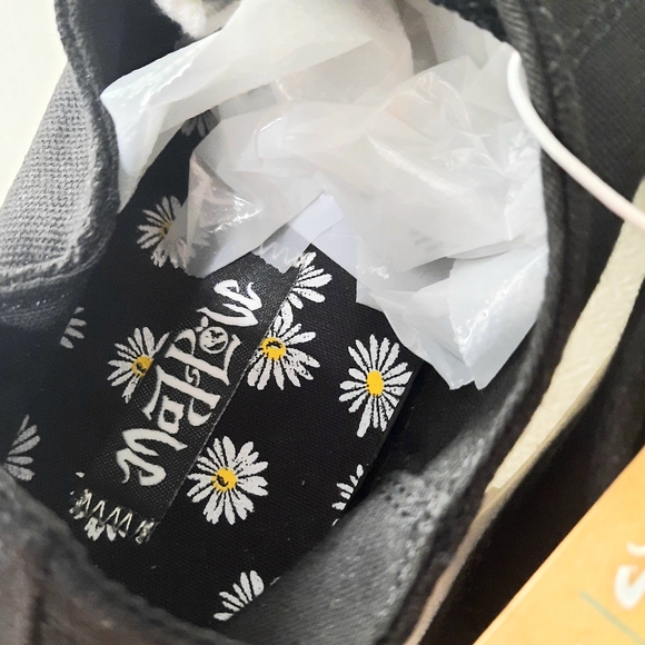 Mad Love Women's Tennis Shoes size 10 Black Global Recycled 50% materials Ladies - Picture 3 of 6